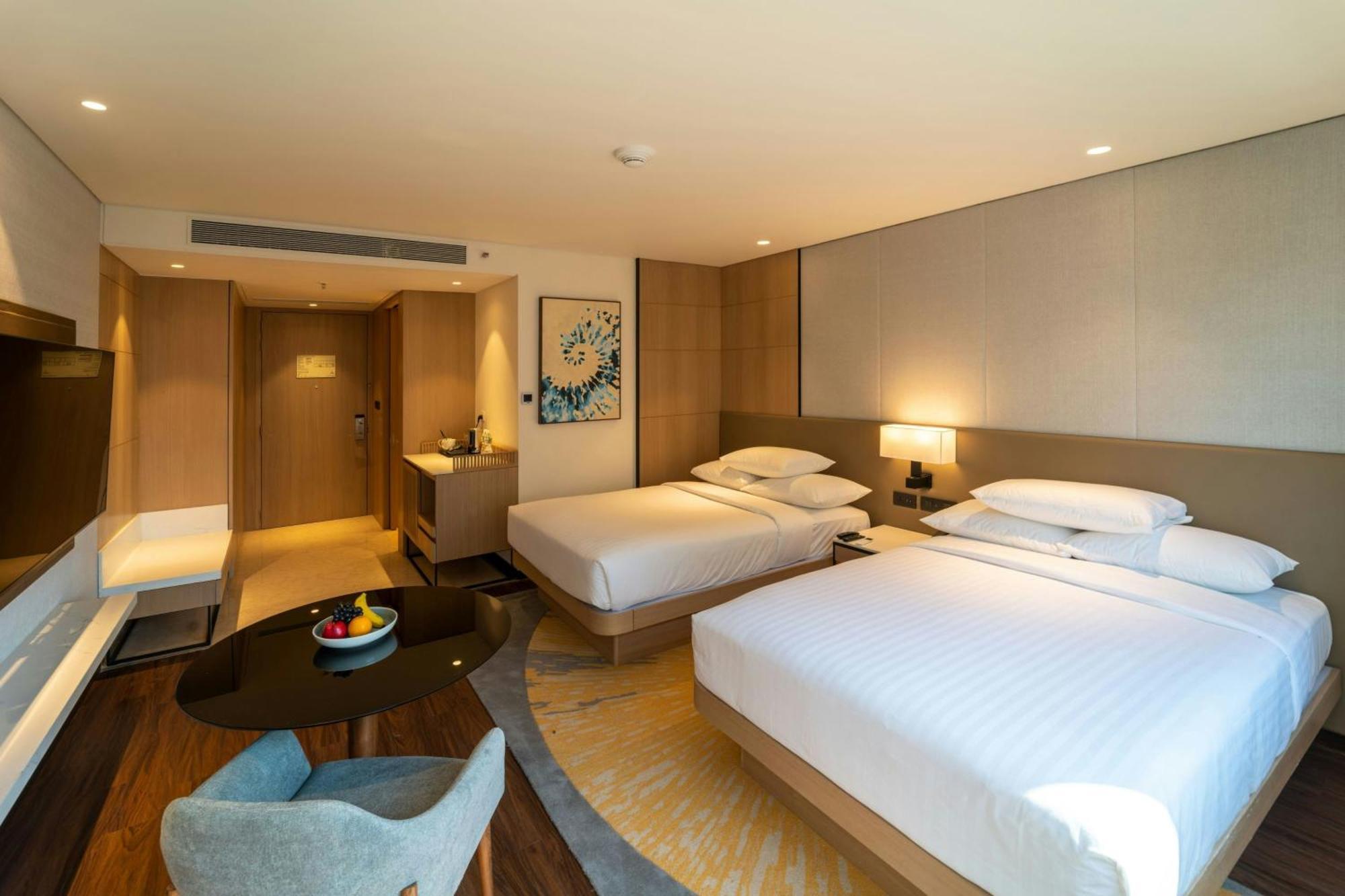 Courtyard By Marriott होटल Vadodara